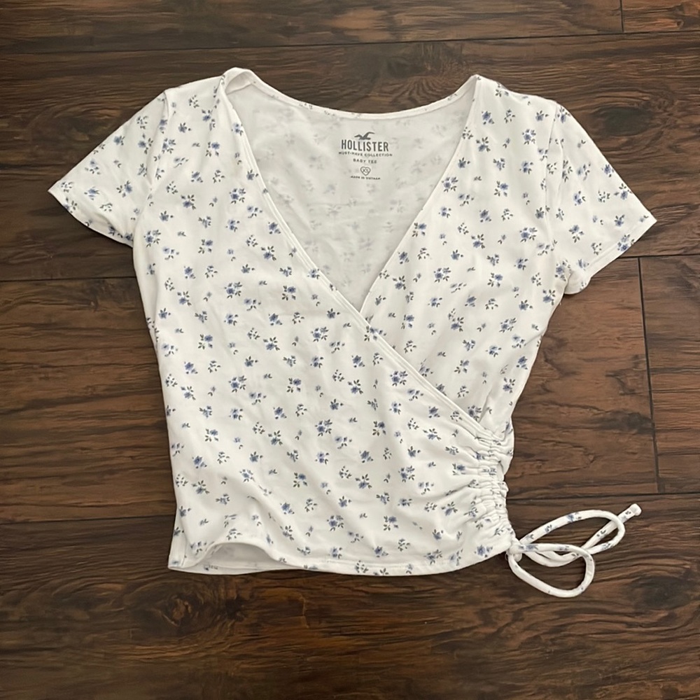 Hollister ditsy floral baby tee